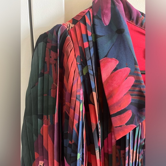 NWT Farm rio bird flowers pleated blouse - Picture 5 of 8